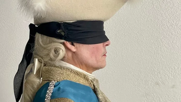 Jeanne du Barry menjadi produksi film pertama Johnny Depp setelah tiga tahun berkutat dengan kasus hukum dengan Amber Heard. Setelah dinyatakan menang dalam gugatan itu, dia pun akhirnya bisa kembali ke dunia hiburan.