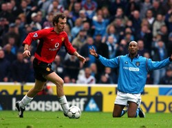 Laurent Blanc - main 38 kali di Barca, lalu 75 penampilan bersama MU. Foto: PA Images via Getty Images/Neal Simpson - EMPICS