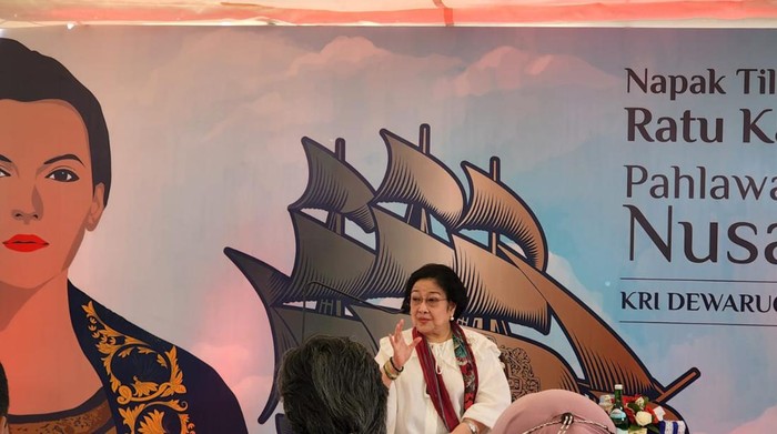 Megawati di acara Napak Tilas Ratu Kalinyamat Pahlawan Maritim Nusantara yang digelar TNI Angkatan Laut, di geladak KRI Dewaruci, Jakarta.