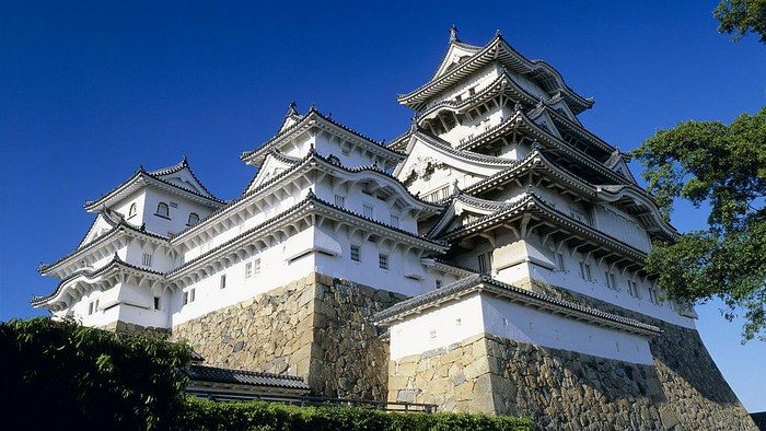 Kastel merupakan jenis bangunan atau benteng yang dibangun oleh raja-raja maupun bangsawan. Yuk, intip foto-fotonya dari dekat.