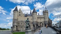 Kastil Het Steen di pusat kota Antwerpen.