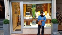 Antwerpen sampai saat ini terkenal sebagai kota perdagangan permata.