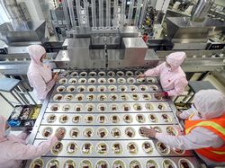 Mie Instan Mau Naik Harga, Pabriknya Canggih Lho!