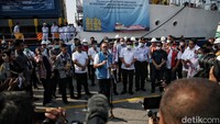 Pemerintah mengirimkan minyak goreng curah kemasan sederhana dengan merek Minyakita sebanyak 1,3 juta liter ke NTT, Maluku hingga Papua. Pelepasan ini dilakukan di Terminal Tanjung Priok, Jakarta Utara. Pengiriman dilakukan dengan fasilitas tol laut, Kamis, (11/8/2022).
