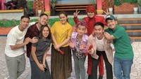 Ia membongkar hal ini dalam berbagai podcast. Dengan topik yang beda dan tampilan dirinya yang nyentrik, nama Pesulap Merah pun kini dikenal luas.