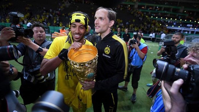 Pierre-Emerick Aubameyang of Barcelona celebrates after scoring his sides first goal during the Joan Gamper Trophy, friendly presentation match between FC Barcelona and  Pumas UNAM at Spotify Camp Nou on August 7, 2022 in Barcelona, Spain. (Photo by Jose Breton/Pics Action/NurPhoto via Getty Images)