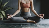 Dari Yoga ke Gaya Bercinta, Posisi Lotus Itu Apa Sih?