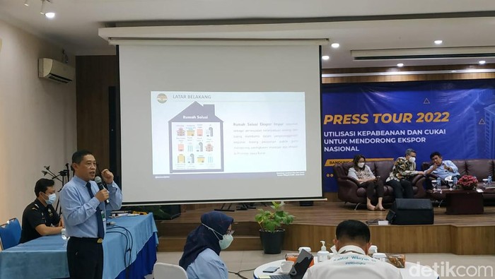 Press Tour Dirjen Bea dan Cukai Kemenkeu di Bandung.