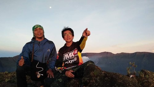 Puncak Gunung Tambora - Gunung Tambora di NTB menjadi salah satu pilihan favorit untuk melakukan pendakian saat momen Hari Kemerdekaan atau 17 Agustusan.