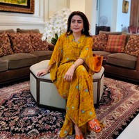 Seperti rumah pada umumnya, kediaman Mayangsari dan Bambang Trihatmodjo juga memiliki ruang yang difungsikan untuk berkumpul bersama tamu dan keluarga. Bedanya, ruangan tamu mereka tentu hadir dengan tampilan yang lebih mewah.  (Foto: Instagram/@Mayangsari_Official)