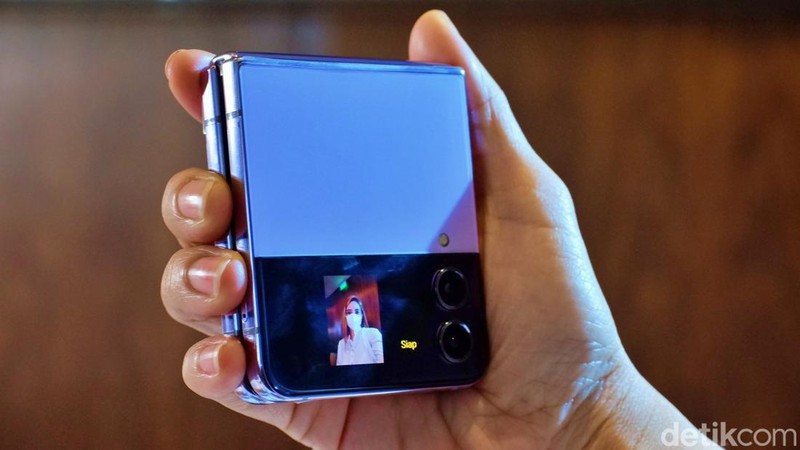 Samsung Galaxy Z Flip 4