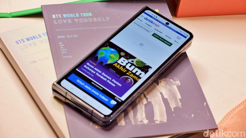 Samsung Galaxy Z Fold 4