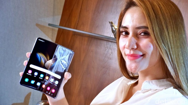 Samsung Galaxy Z Fold 4