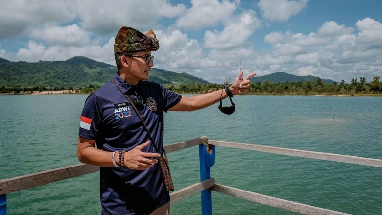 Sandiaga di Desa Wisata Perlang Sandiaga di Desa Wisata Perlang