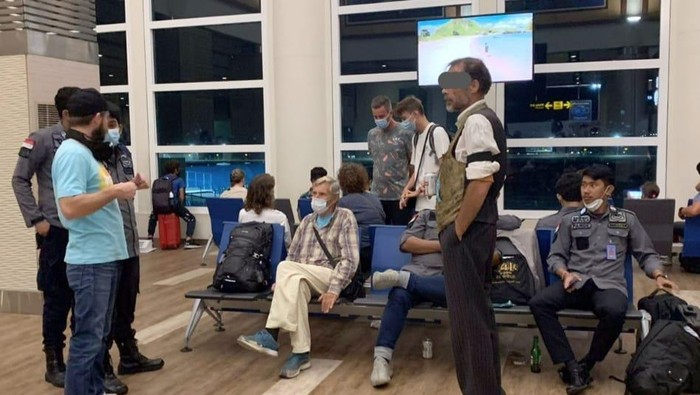Seorang mantan marinir Jerman berinisial AA (39), dideportasi pihak Imigrasi Kelas 1 TPI Denpasar.
