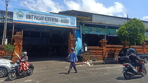 Suasana Pasar Kreneng, Jalan Kamboja, Denpasar, Bali, Kamis (11/8/2022).