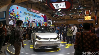 Lihat dari Dekat Wujud Daihatsu Ayla Listrik yang Muncul di GIIAS 2022