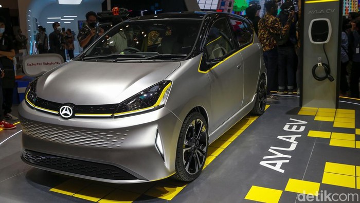 Surprise, Ada Ayla Listrik di GIIAS 2022 Daihatsu memberi kejutan di hari pertama GIIAS 2022. Mereka memperkenalkan Daihatsu Ayla listrik, meski baru berupa mobil konsep.