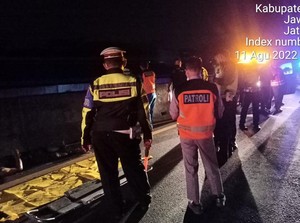 Mayat Pria Tanpa Identitas Ditemukan di Tol Manyar Gresik