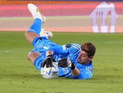 Dari tiga tembakan ke gawang yang dilepas Eintracht Frankfurt, semuanya Courtois bendung! (AP)