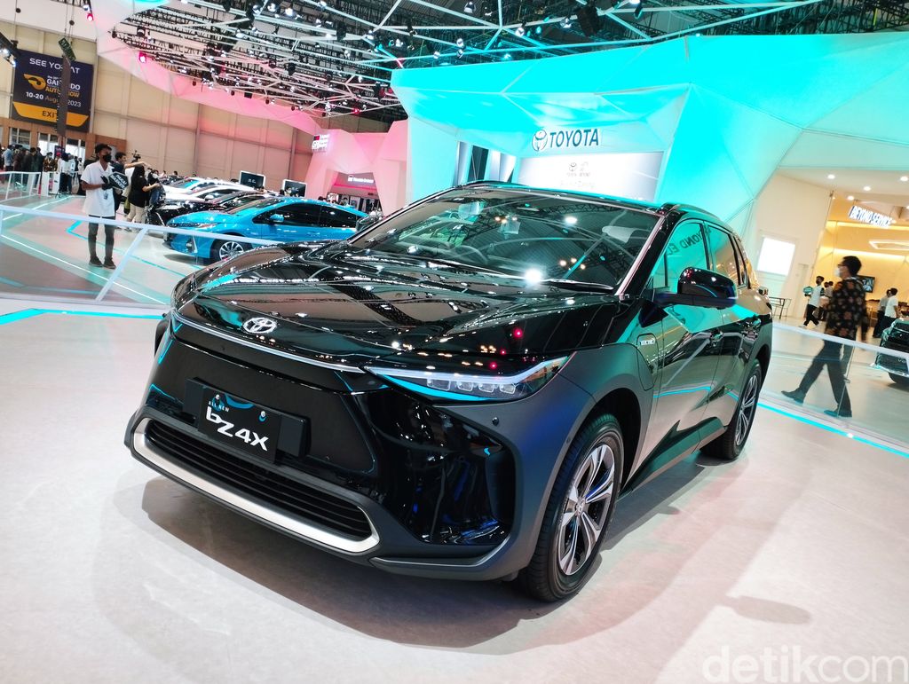 Toyota bz4x di GIIAS 2022