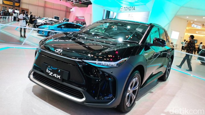 Toyota bz4x di GIIAS 2022