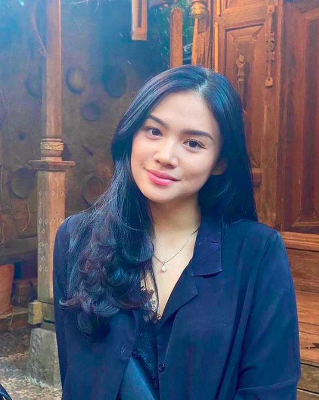 Auranya ky titi kamal ga sih,” komentar netizen. Kok mirip @titi_kamall ya kamu,” komentar netizen lainnya. Foto: Instagram