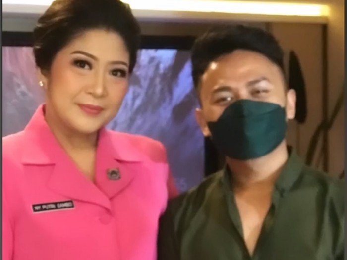 Unggahan Hair Stylist, Reval Alip pernah menata rambut istri Ferdy Sambo viral di media sosial
