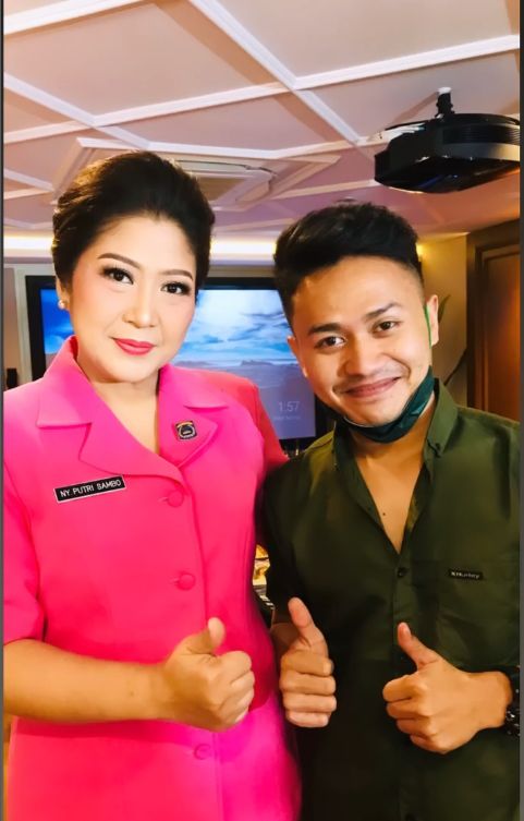 Unggahan Hair Stylist, Reval Alip pernah menata rambut istri Ferdy Sambo viral di media sosial