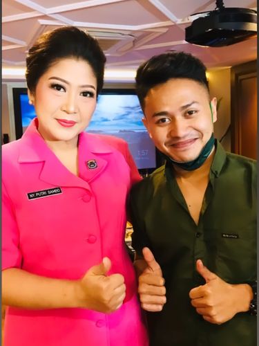 Unggahan Hair Stylist, Reval Alip pernah menata rambut istri Ferdy Sambo viral di media sosial.