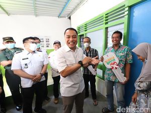 Walkot Eri Cahyadi Pantau Program Dandan Omah di 3 Rumah Warga Tandes