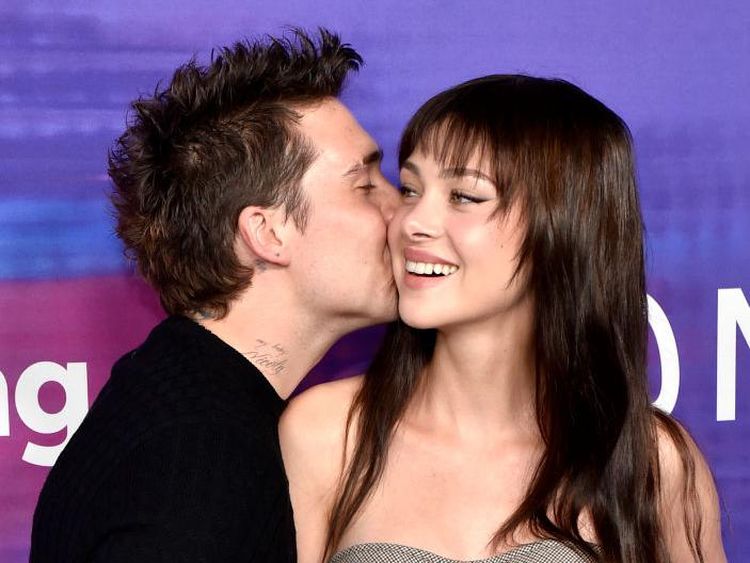 Brooklyn Beckham Kecup Mesra Nicola Peltz!