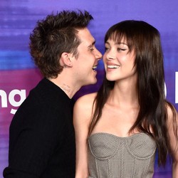 Brooklyn Tanggapi Isu Perang Dingin dengan David dan Victoria Beckham