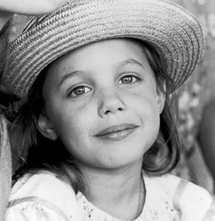 Angelina Jolie saat tampil di Lookin' to Get Out.