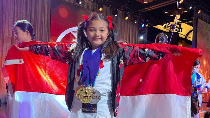 Arsy Hermansyah Menang Lomba Nyanyi di AS