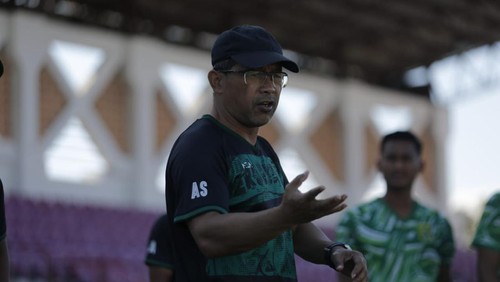 Coach Aji Santoso