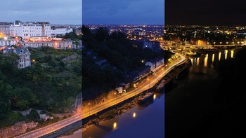 Foto kombinasi pertama ada lanskap kota Bristol dalam waktu yang berbeda dimulai dari sore hari, petang hingga malam. Foto ini diambil pada 27 Agutus 2011 lalu.