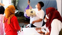 Melalui kegiatan Mencuci Sehat Bersama LG, selain memberikan layanan cuci pakaian gratis bagi masyarakat, pabrikan elektronik asal Korea Selatan ini juga memanfaatkannya untuk memberikan pengetahuan untuk mendorong kebiasaan mencuci dengan higienis dan hidup sehat.