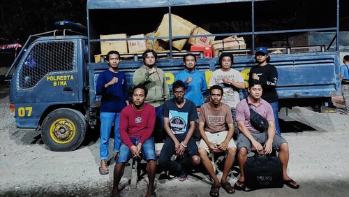 Empat orang dari kapten kapal hingga ABK ditangkap Polres Bima Kota terkait penyelundupan 2.250 liter minyak tanah bersubsidi dari NTT ke wilayah Bima, NTB.