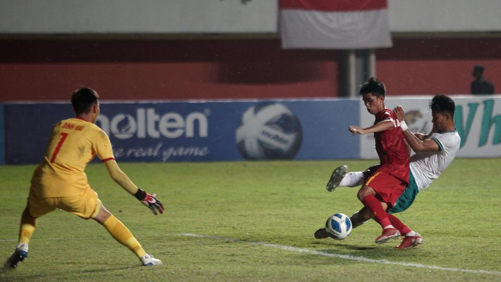 Gol Tunggal Rizky Antarkan Indonesia Juara Piala AFF U-16