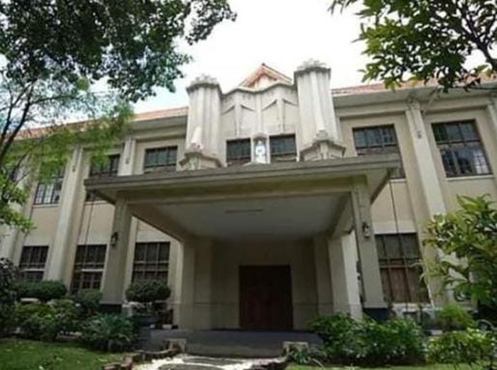 Gedung St Louis 1 Surabaya