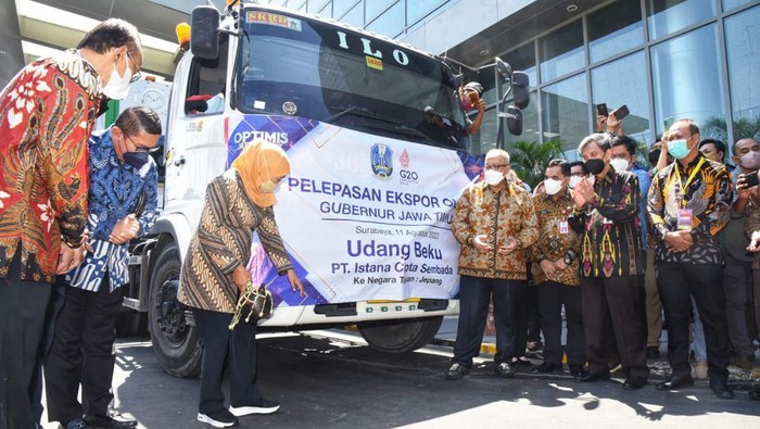 Gubernur Khofifah Indar Parawansa