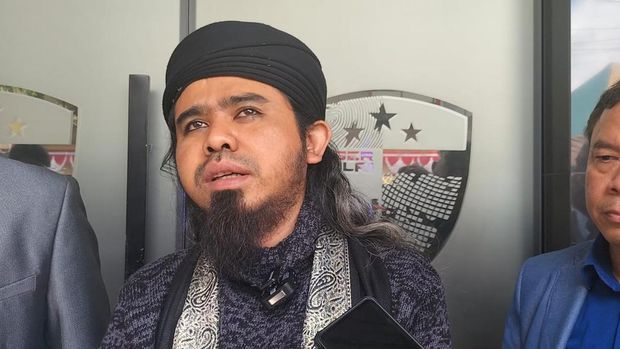 Gus Samsudin di polda jatim