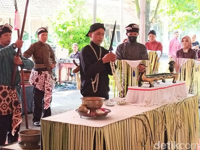 Melihat Jamasan Pusaka di Museum Tosan Aji Purworejo