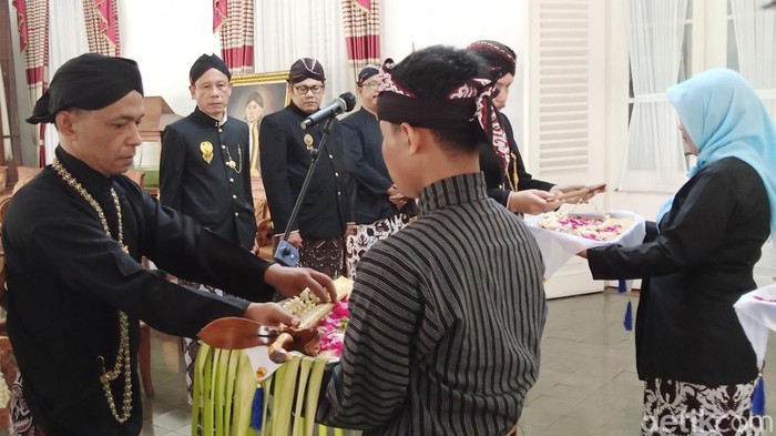 Jamasan pusaka di Museum Tosan Aji, Purworejo, Jumat (12/8/2022).
