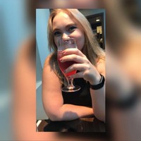 Tidak diketahui berapa tepatnya usia Jessica saat ini tapi dikatakan jika ia sudah berumur 20 tahunan. Dalam akun Instagram-nya, ia mengaku tinggal di Kent, Inggris dan berprofesi sebagai aktris. Sumber menyebut jika ia juga menjajal dunia tari. Foto: Instagram Jessica Smith