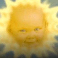 Seorang bayi menggemaskan berperan sebagai matahari yang selalu menyinari para Teletubbies dalam setiap episodenya. Adalah Jessica Smith yang kini sudah tumbuh dewasa.Foto: Instagram Jessica Smith