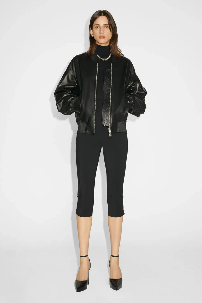 Inilah koleksi terbaru dari Givenchy Resort 2023. Foto Dok. Givenchy.