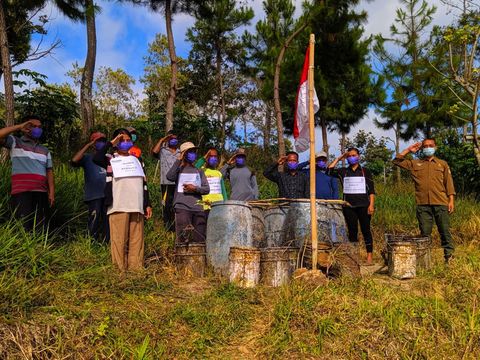 lomba agustusan diponorogo, menyadap karet
