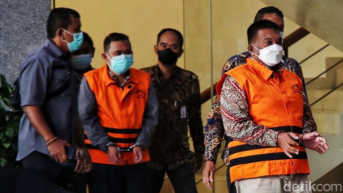 Mantan Wakil Ketua DPRD Tulungagung Ditahan KPK KPK menahan satu tersangka di perkara suap 'ketok palu' pembahasan Anggaran Pendapatan Belanja Daerah (APBD) Kabupaten Tulungagung tahun 2015. Satu tersangka yang ditahan yakni Agus Budiarto selaku Wakil Ketua DPRD Kabupaten Tulungagung periode 2014-2019.